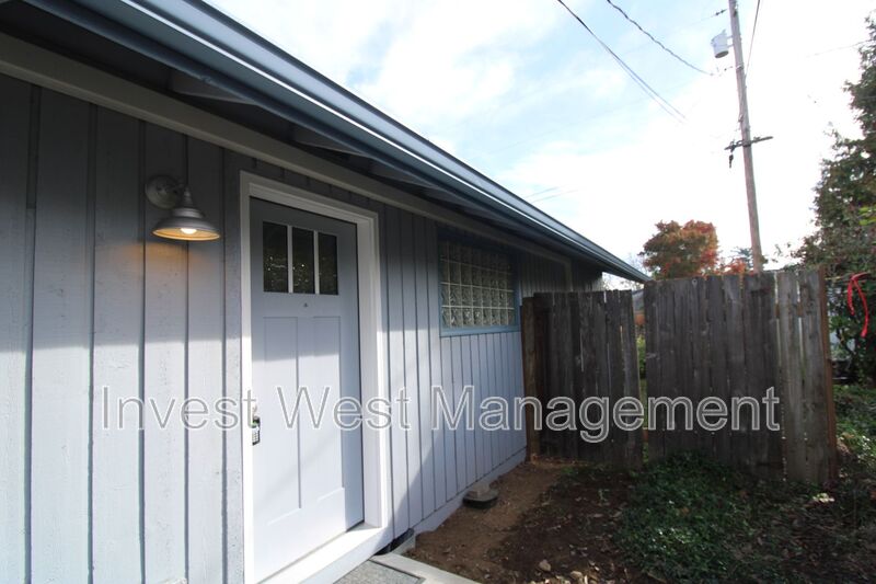 Vancouver House: 711 N. Morrison Rd.