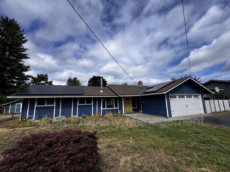 Port Orchard House: 2270 Madrona Dr SE