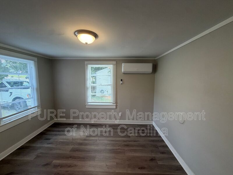 Lexington House: 930 Dixie St