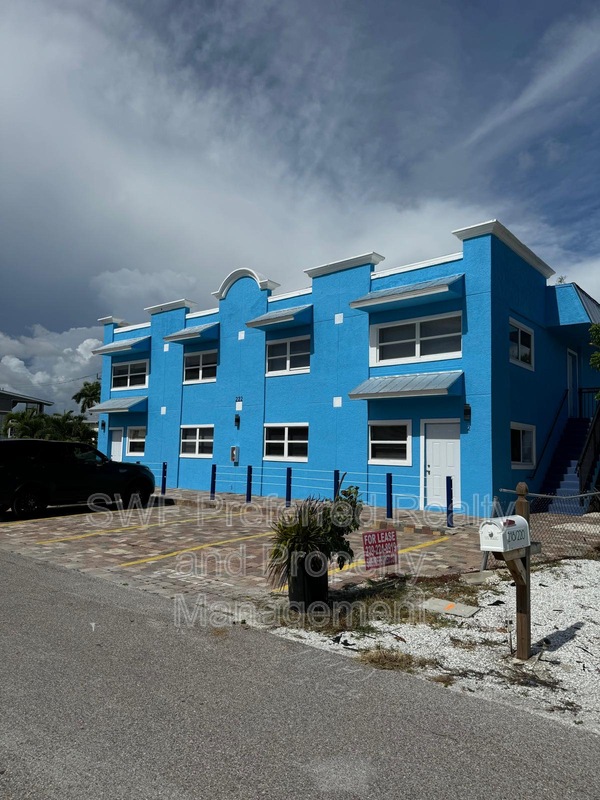 FORT MYERS BEACH Condo: 222 FAIRWEATHER LANE