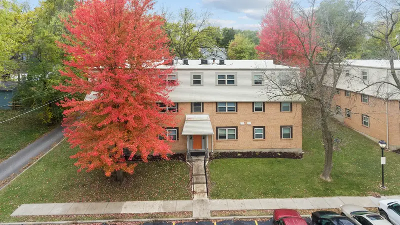 Independence House: 1409 W Maple Avenue