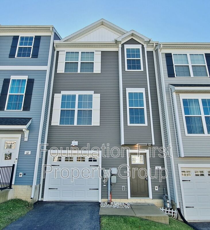 Hanover Townhome: 66 Coop Lane