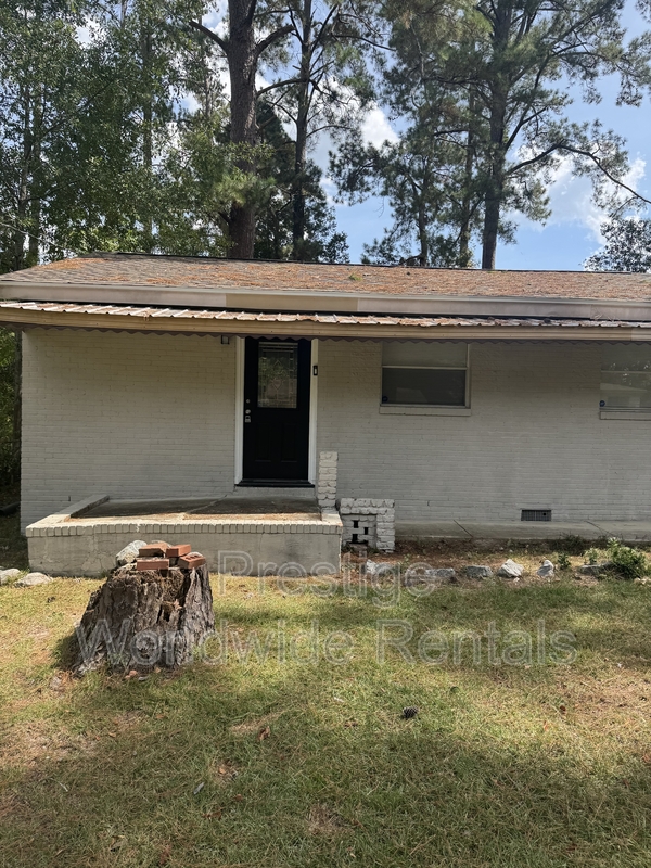 Columbus House: 3226 Urban Avenue