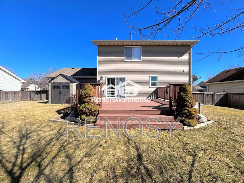 Waukee House: 330 NE Cardinal Ln