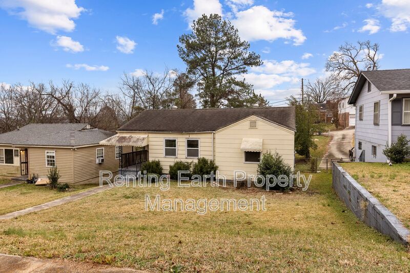 Birmingham House: 1633 32nd St Ensley