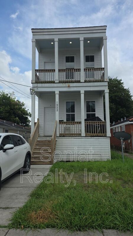New Orleans Condo: 1922B Industry Street