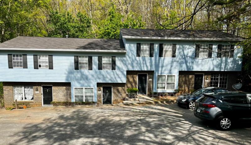 Snellville Townhome: 2942 Spruce Circle