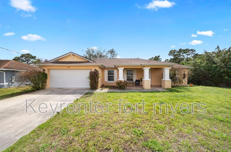 Lehigh Acres House: 3205 38th St W