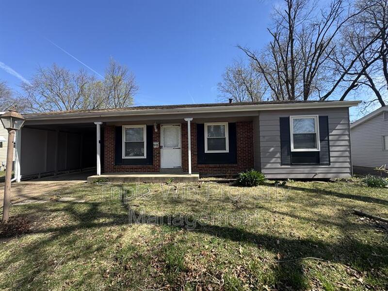Hazelwood House: 513 Coachway Ln.