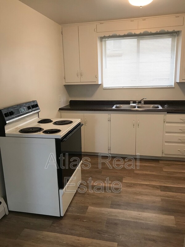 Request a Viewing for 1592 Lansing Street, Unit 5 Tenant Turner