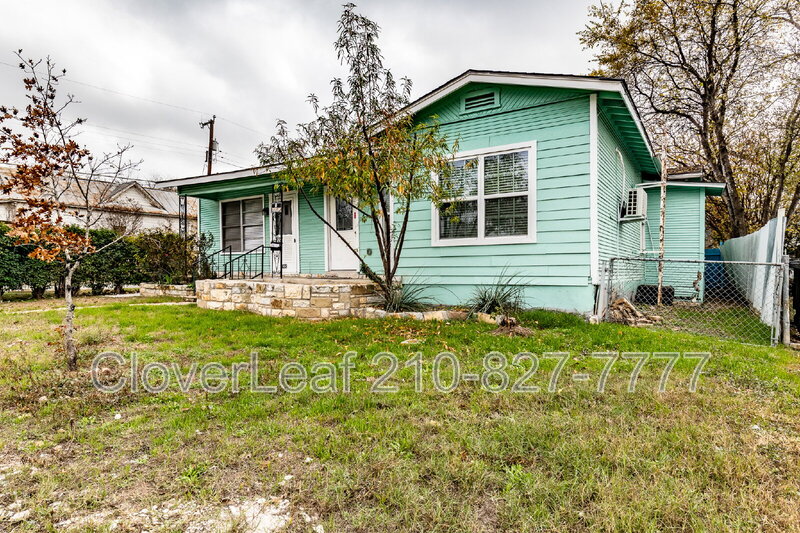 San Antonio House: 3402 W Travis St