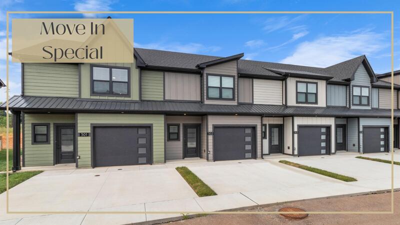 Clarksville Townhome: 302 Jonathan Wade Cir