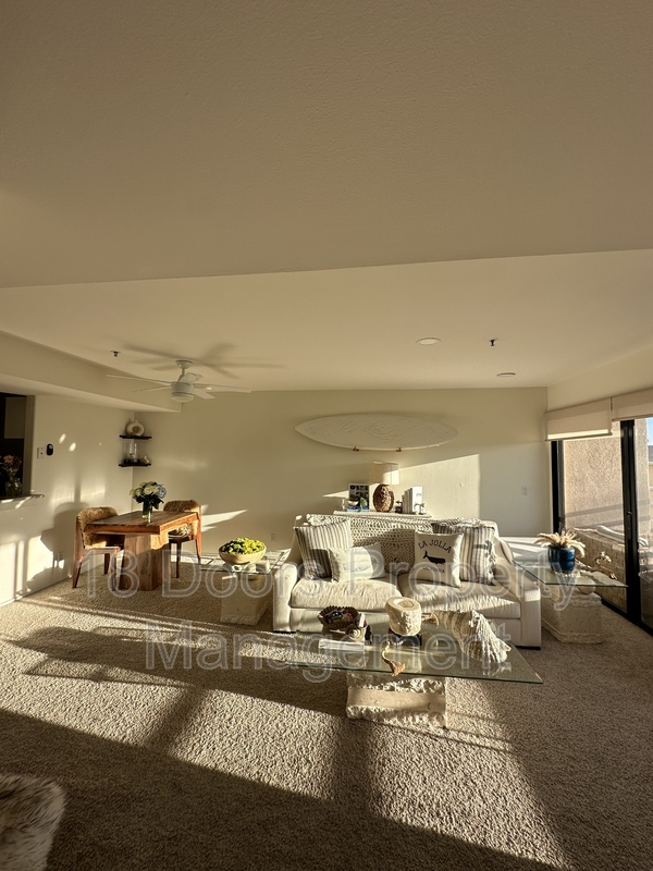 San Diego Condo: 5726 La Jolla Blvd Unit 207 - 207