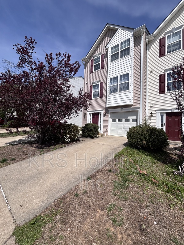 Fredericksburg Townhome: 7032 Wytheville Cir