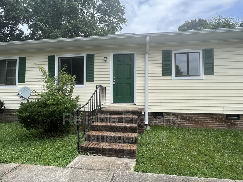 Clayton Townhome: 430 S Smith Unit N