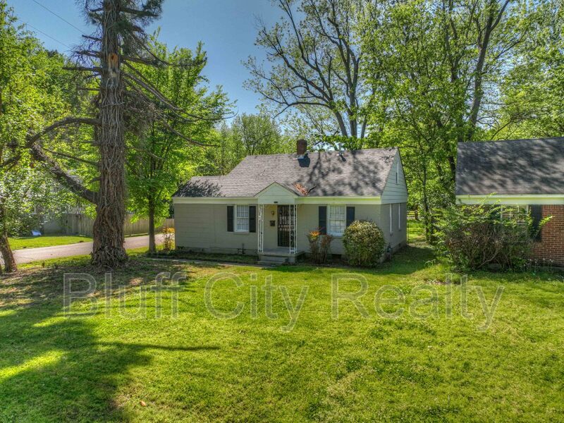 Memphis House: 777 Loeb Street