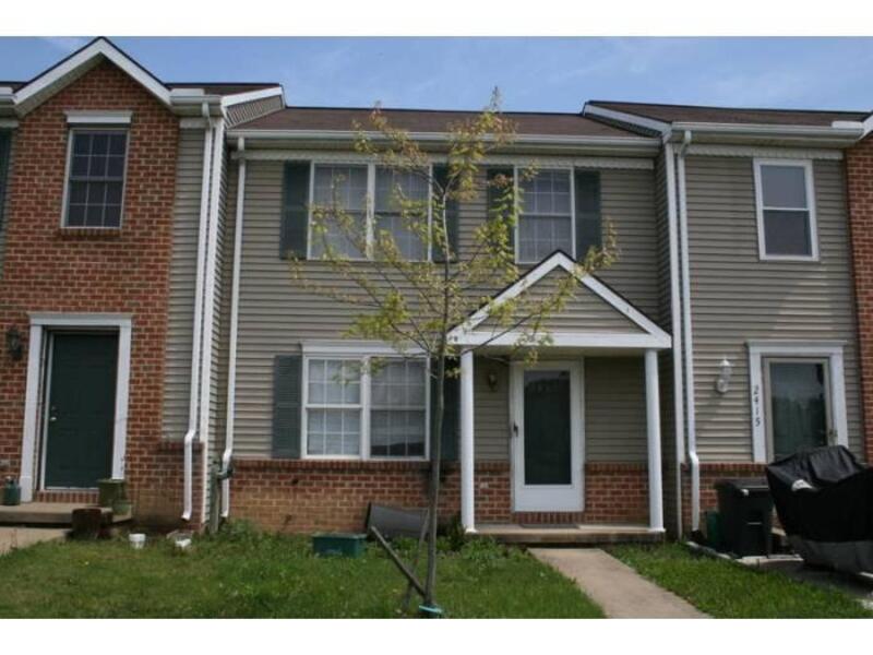 East Petersburg House: 2417 Franklin Drive