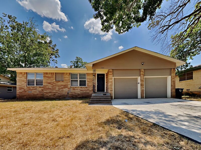 Cleburne House: 1705 Virginia Pl