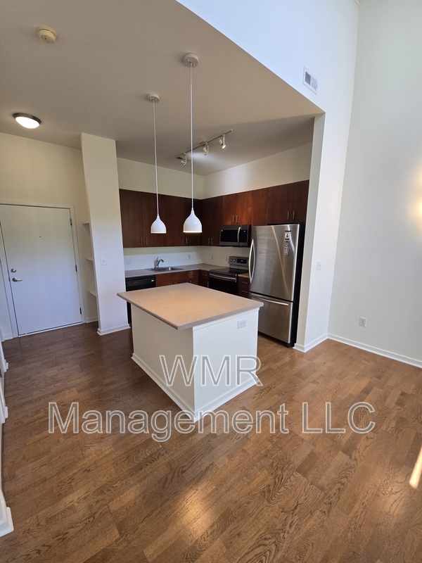 Charlotte Condo: 2125 Southend Drive