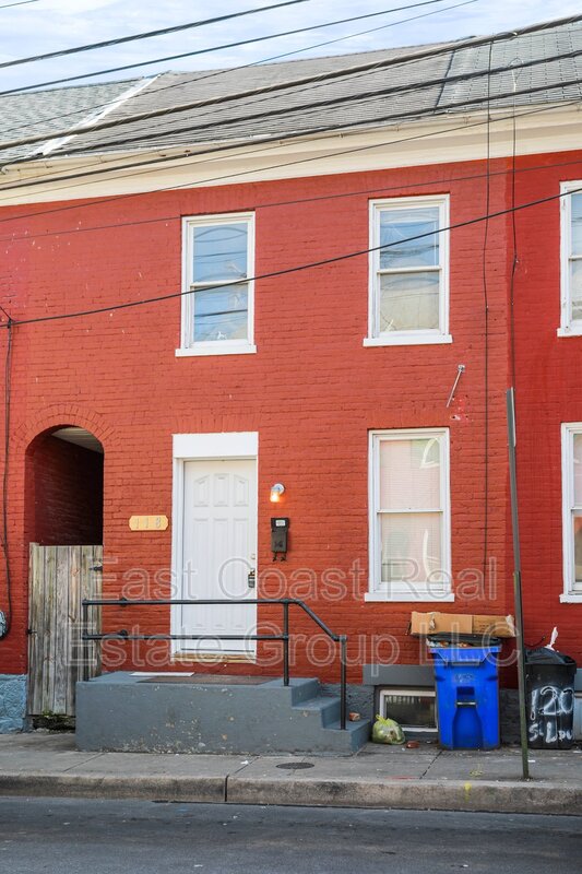 Hagerstown House: 118 S Locust St