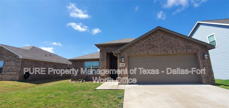 Granbury House: 7205 Mistletoe Trail