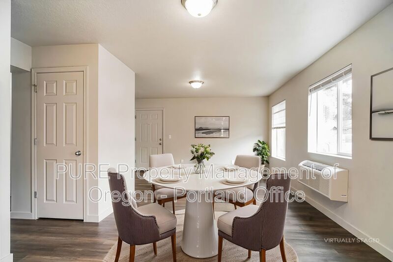 Portland Condo: 141 NE 147th Ave