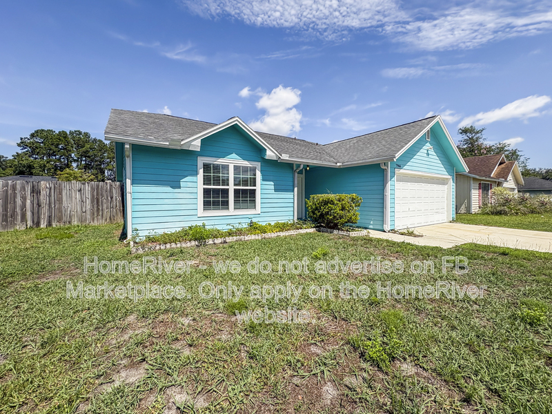 Jacksonville House: 7966 Amandas Crossing Dr E