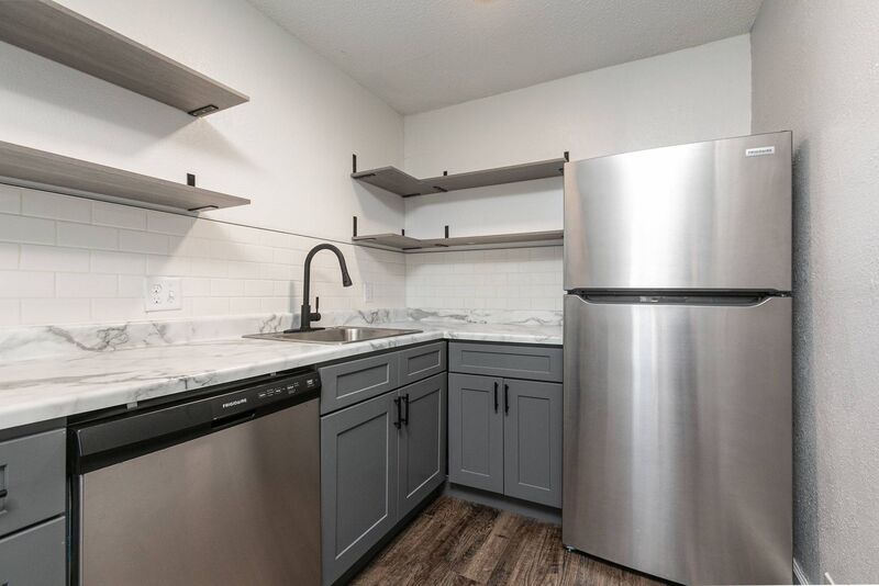 Springfield Condo: 1138 E Walnut St