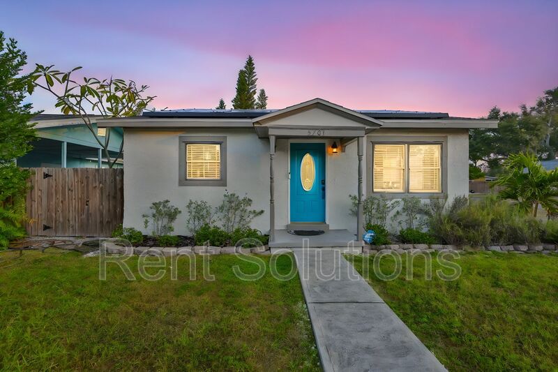 Gulfport House: 5701 12th Ave S