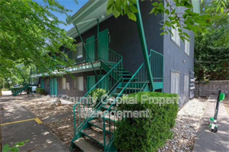 Austin Condo: 404 W. 35th Street #205