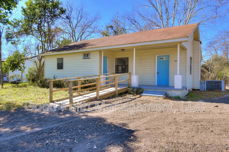 Augusta House: 2401 Norfolk Street