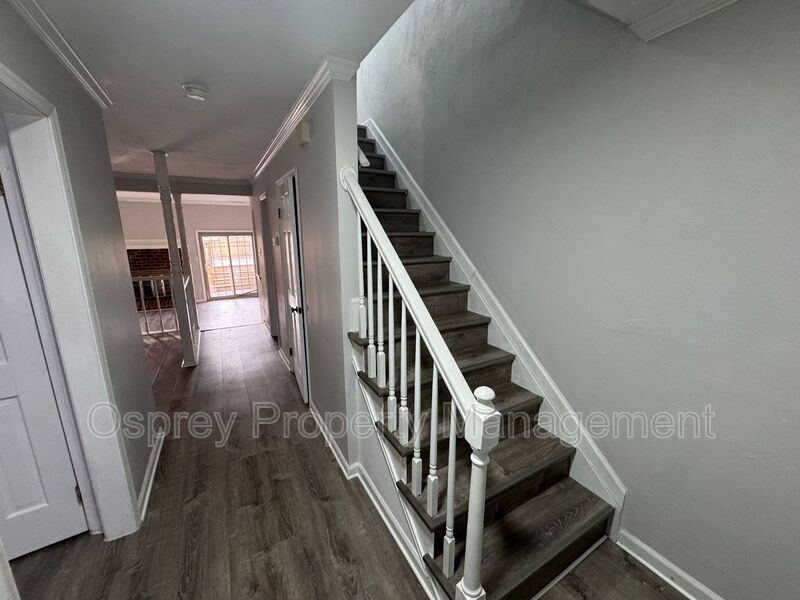 Charming, end-unit brick townhome! *ASK ABOUT OF ZERO DEPOSIT* - Photo 8