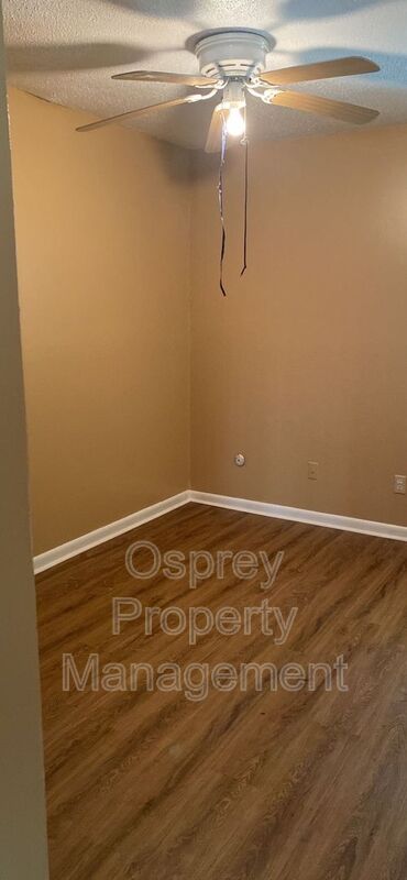 2 story 3 Bedroom Townhouse - Photo 10