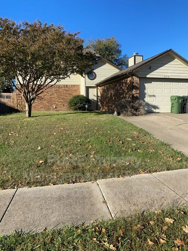 Arlington House: 2316 Summer Oaks Court.