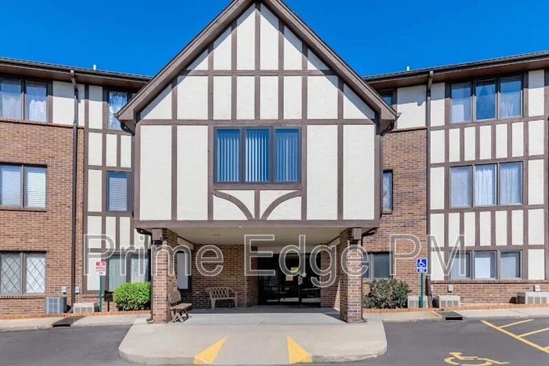 Lincoln House: 1500 Knox street