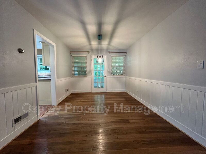 Spacious Brick Ranch Single Family Home!  - Photo 2