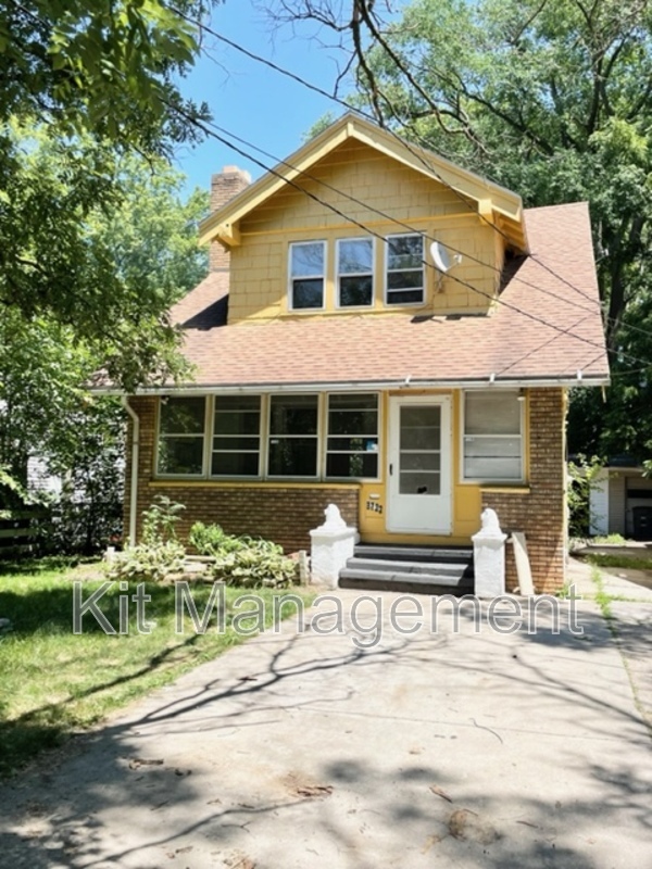 Toledo House: 3722 Homewood