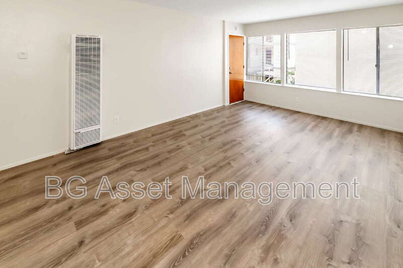 Oakland Condo: 3600 Dimond Avenue