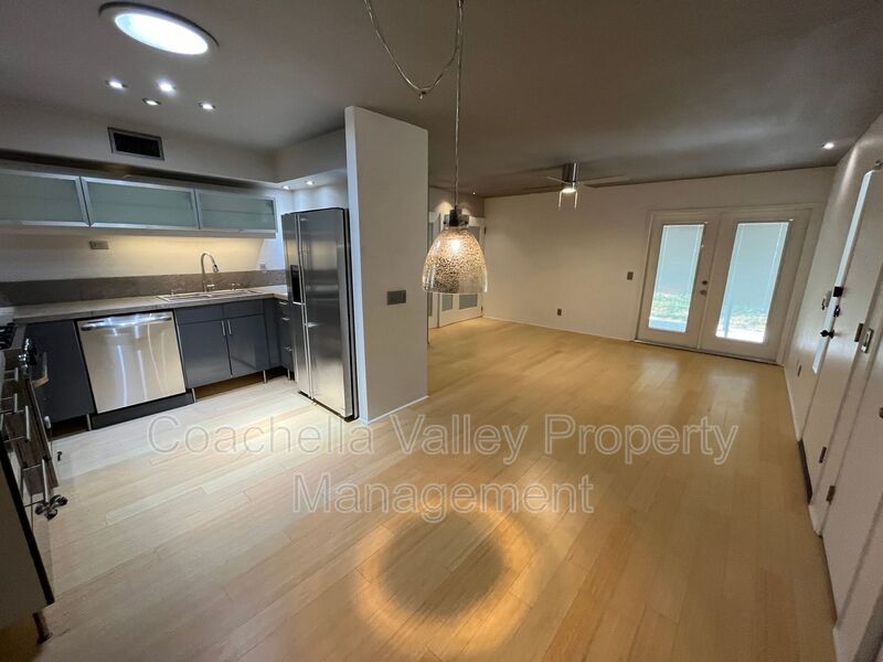 Palm Springs House: 2961 Sunflower Cir W