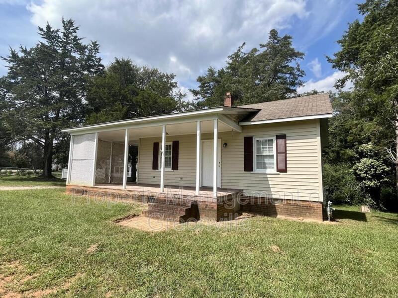 Greenville House: 411 Tanner Road