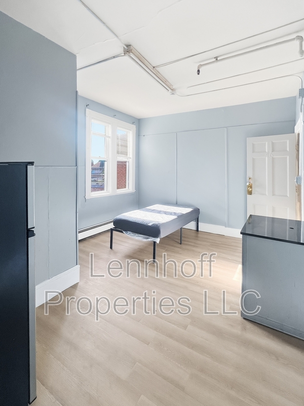 Lawrence Condo: 32 Lawrence Street