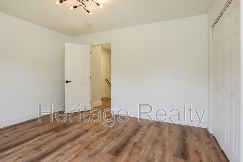 Knoxville House: 2574 Kenilworth Lane Northeast