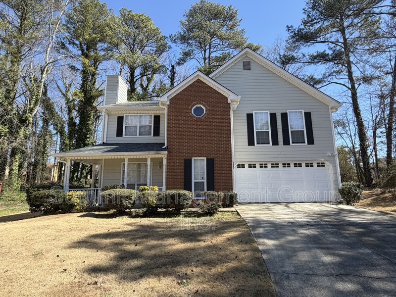 Lithonia House: 1528 Saint Dunstans Rd