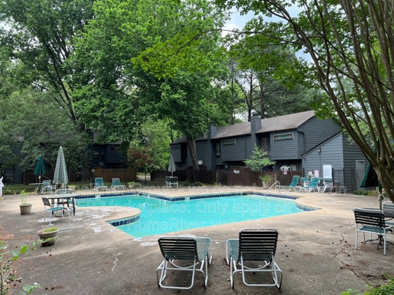 Memphis Condo: 3970 Grahamdale Cir