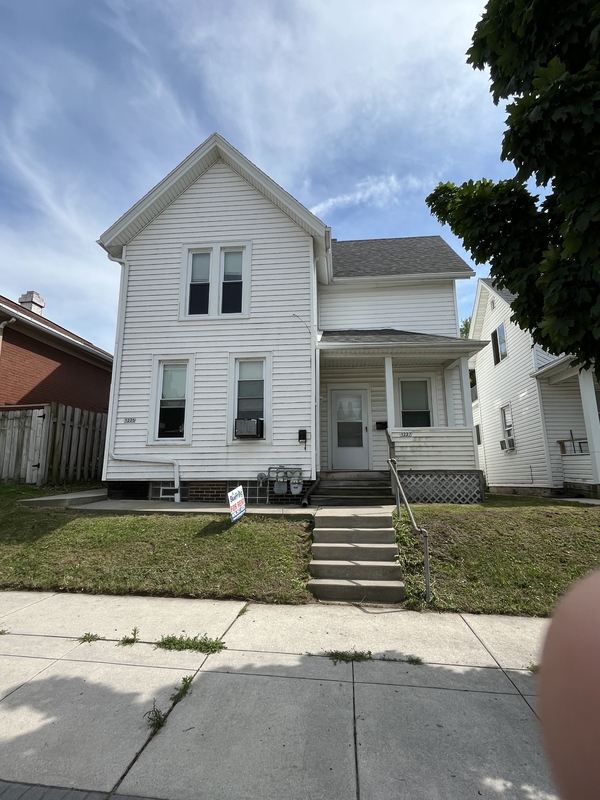 Sheboygan Condo: 1225 Michigan Avenue - 1225 Upper