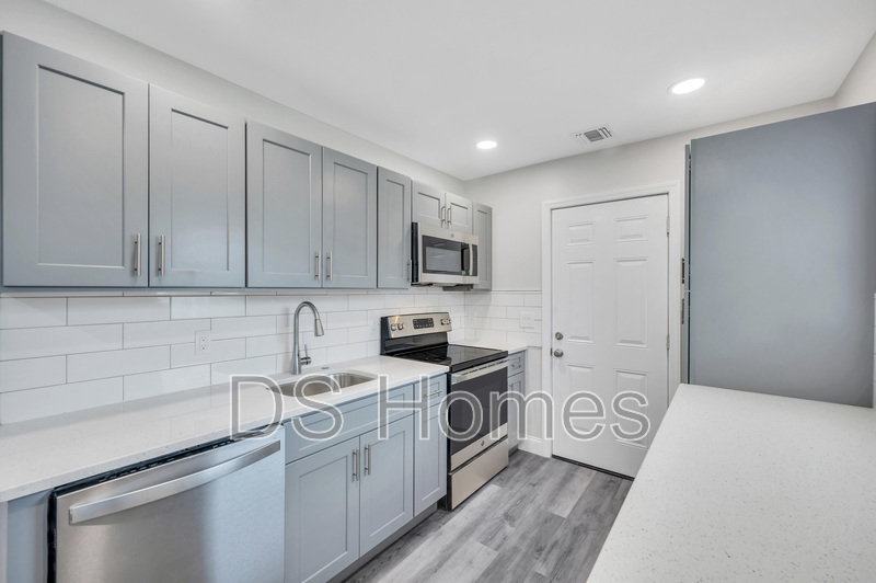 Bellport House: 615 MacDonald Ave