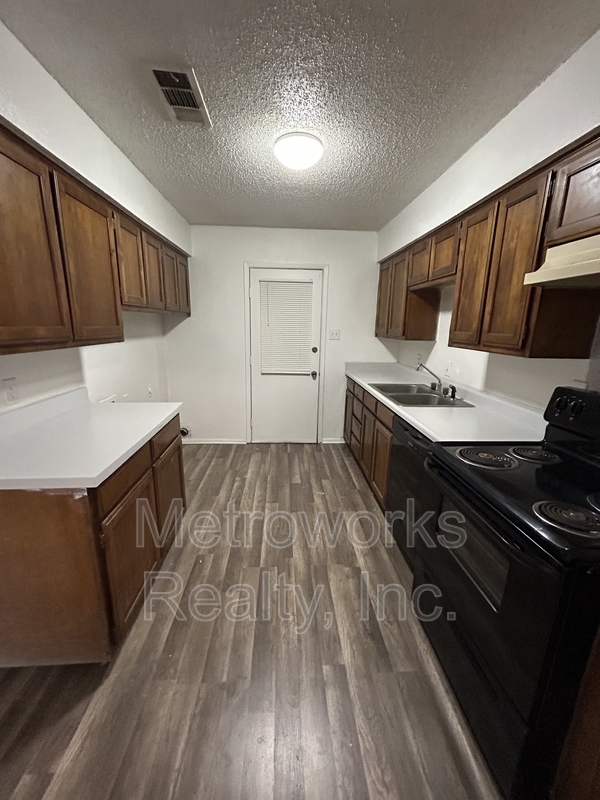 Kennedale Condo: 111 Pine Meadow Dr. - A