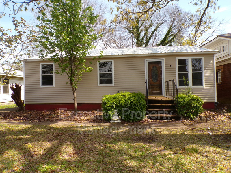 Birmingham House: 2513 Avenue I