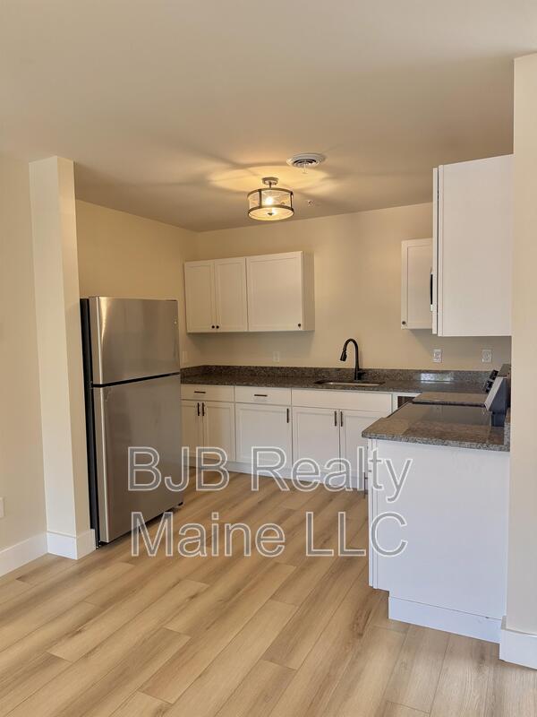 Portland Condo: 156 Woodford St.