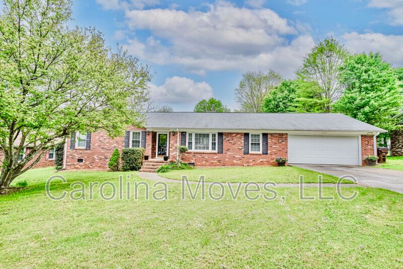 Greenville House: 4700 Coach Hill Drive